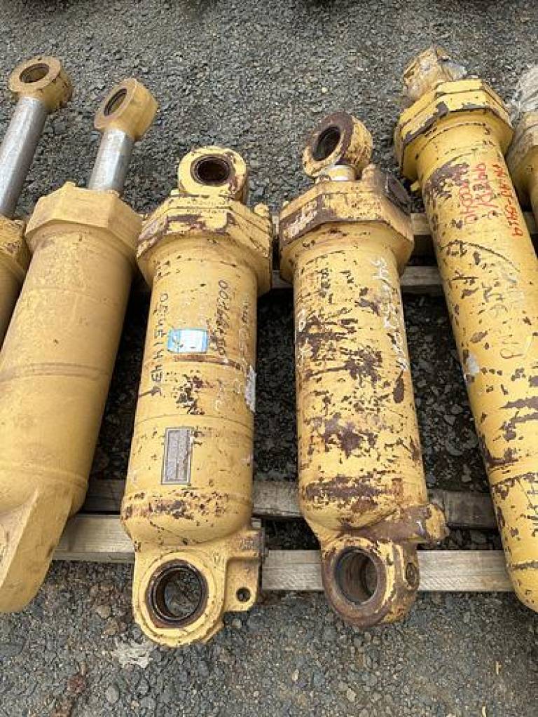 Caterpillar D9N/D8L Ripper Lift Cylinder Ababil Marine