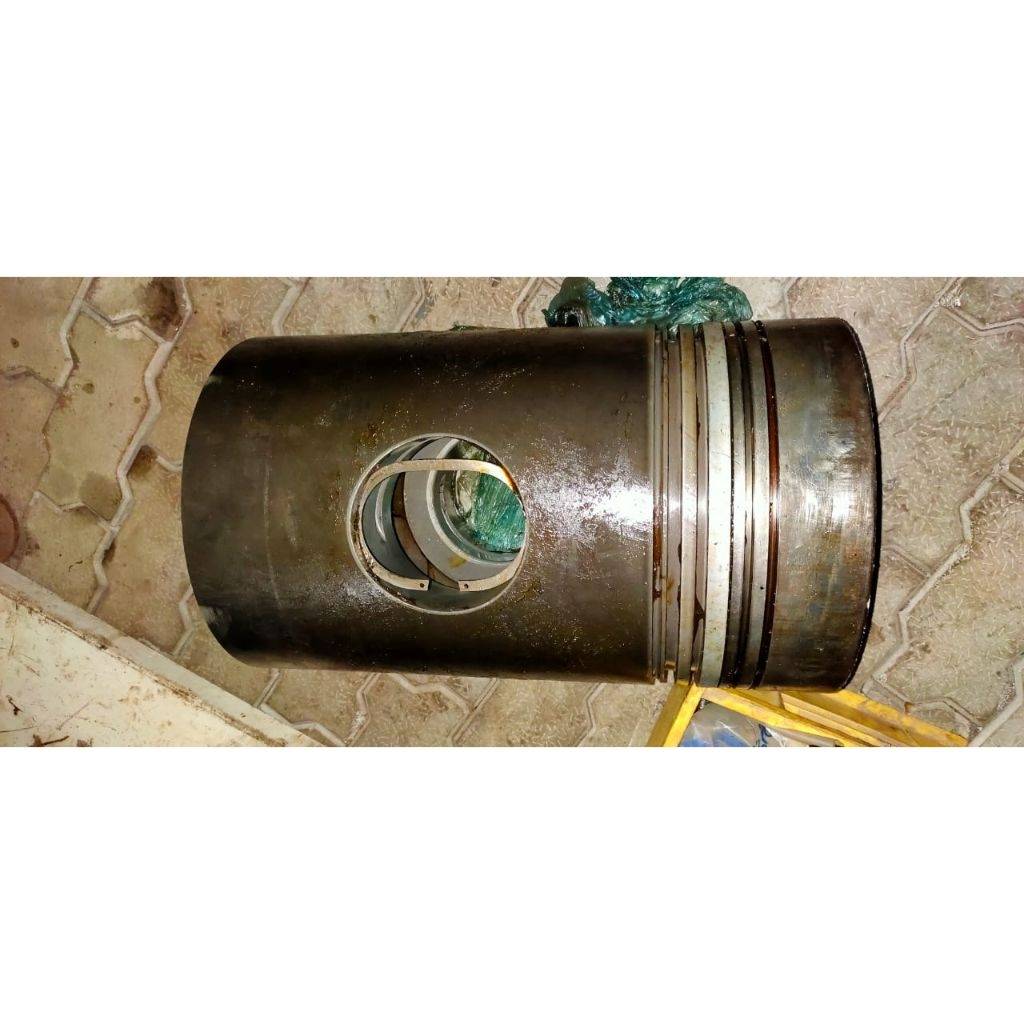 MAK M453 PISTON , LINER, CONNECTING RODS, PISTON RINGS, FUEL PUMPS, CYLINDER HEADS Ababil Marine