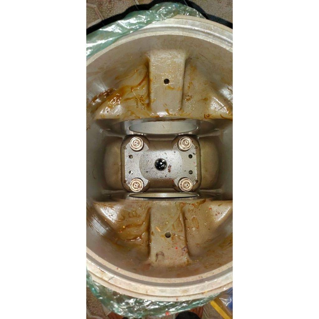 MAK M453 PISTON , LINER, CONNECTING RODS, PISTON RINGS, FUEL PUMPS, CYLINDER HEADS Ababil Marine