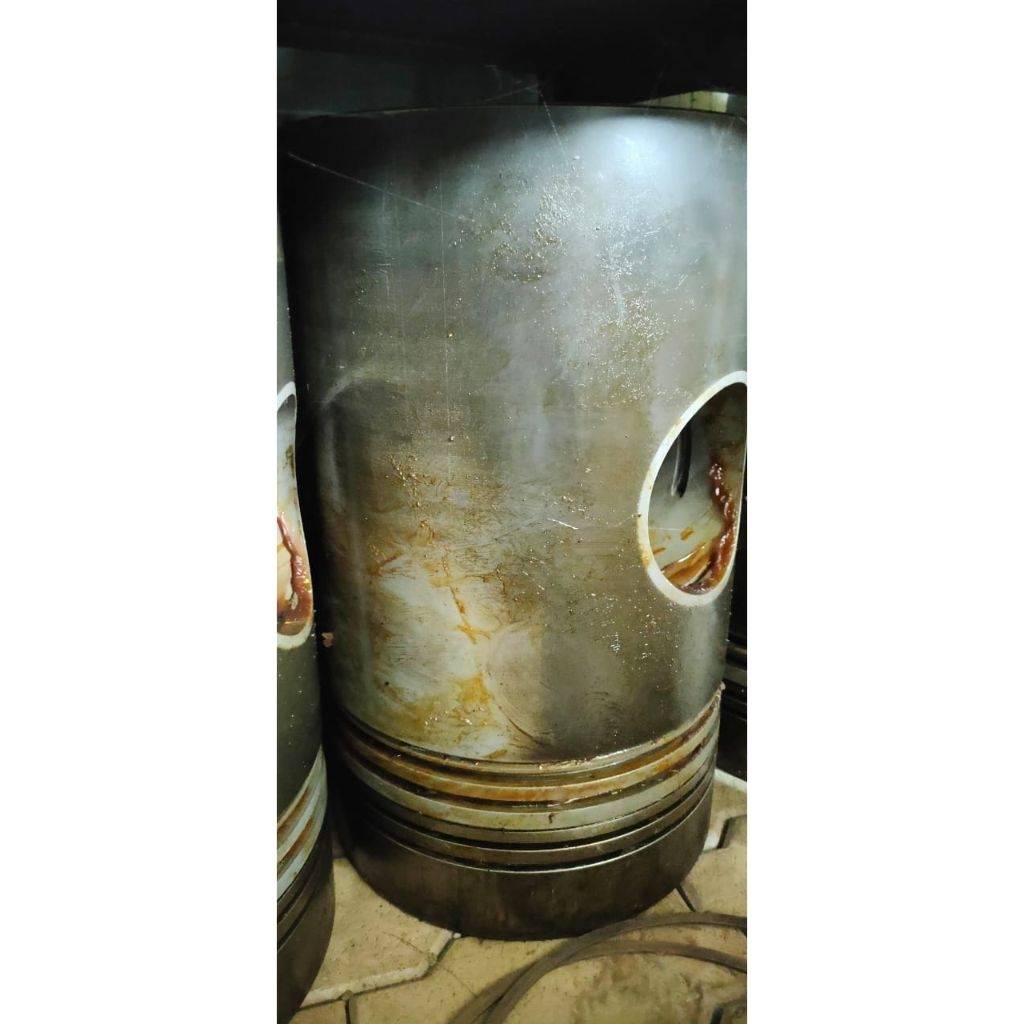 MAK M453 PISTON , LINER, CONNECTING RODS, PISTON RINGS, FUEL PUMPS, CYLINDER HEADS Ababil Marine