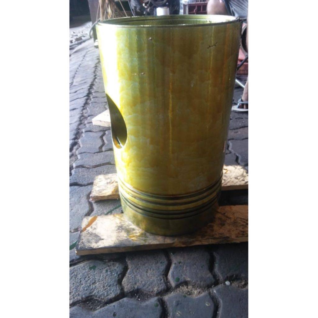 MAK M453 PISTON , LINER, CONNECTING RODS, PISTON RINGS, FUEL PUMPS, CYLINDER HEADS Ababil Marine