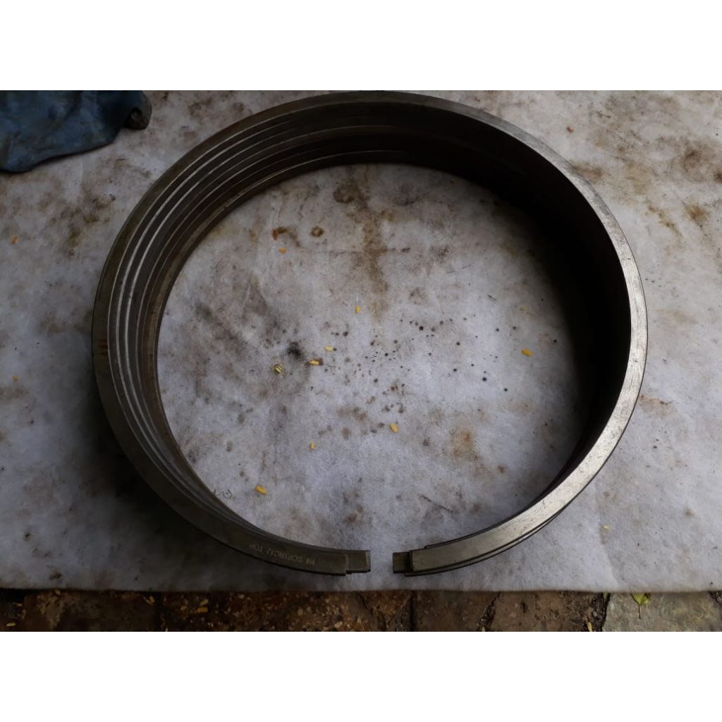 Piston Ring removal of WARTSILA 18V46. - YouTube