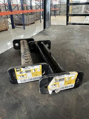 Caterpillar 4V-9809 Step