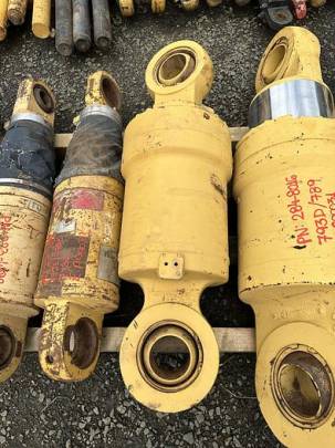 Caterpillar 785C Rear Suspension