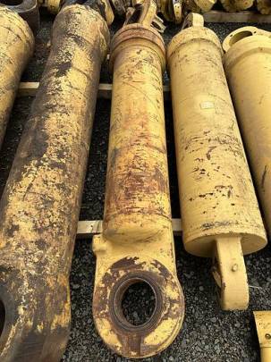 Caterpillar 992G Front Lift Cylinder