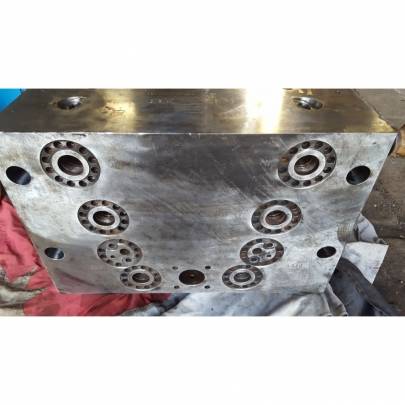 SULZER RTA 62 DOUBLE PUMP BLOCK